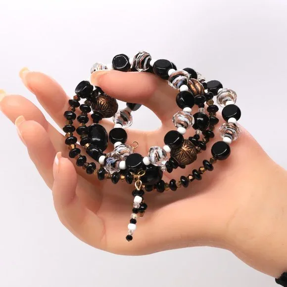 Beautiful black Pearl bracelet with copper, black and white color accents. - Picture 4 of 5